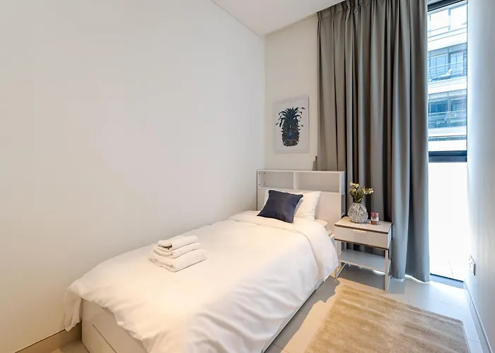 2Br With Direct Pool Access City Walk B9 - Nox