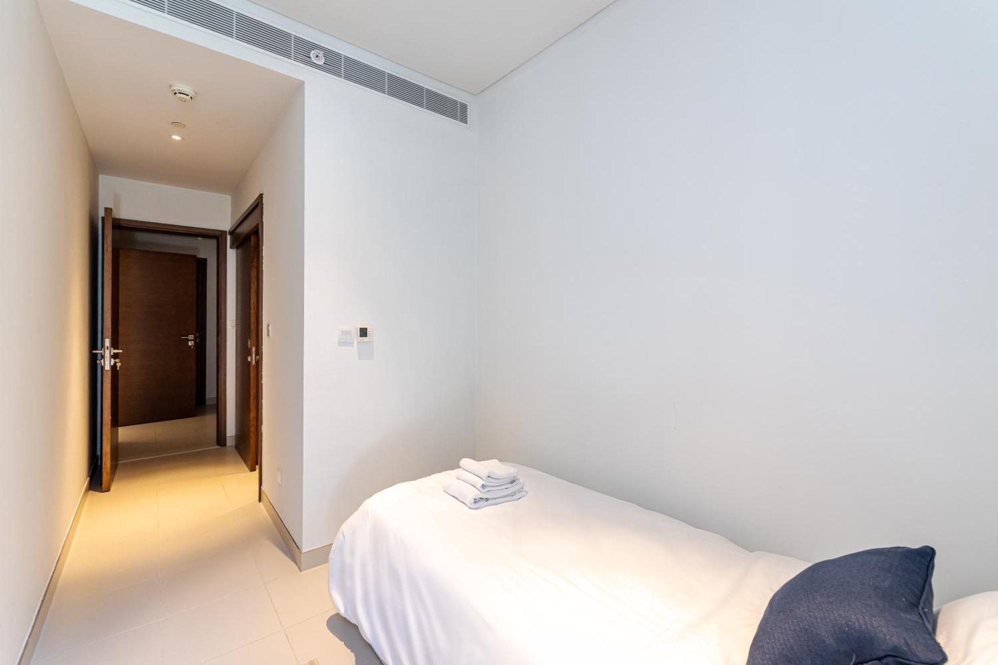 2br With Direct Pool Access Walk B9 - Nox Apartment Dubai