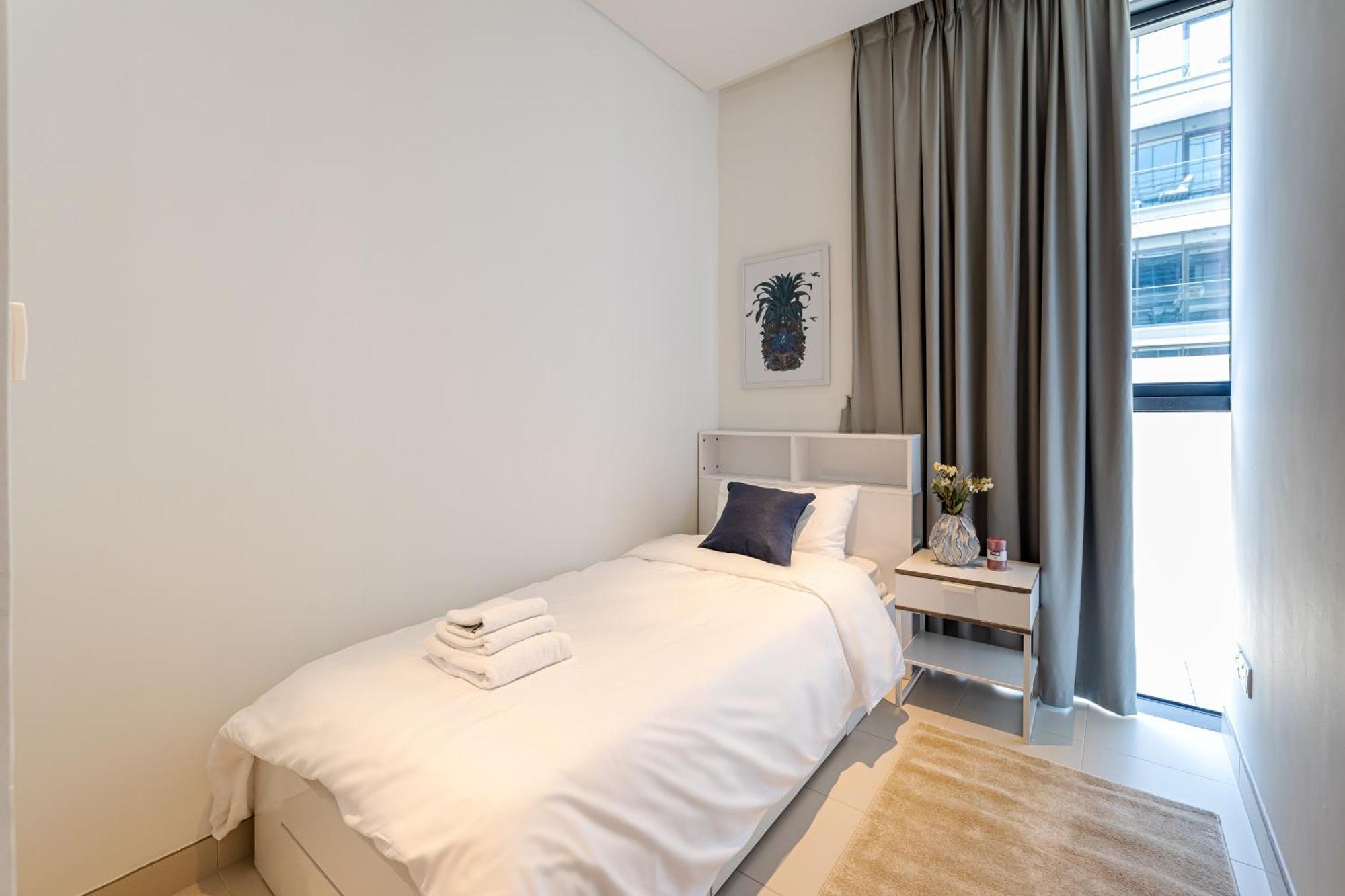 2br With Direct Pool Access Walk B9 - Nox Apartment Dubai